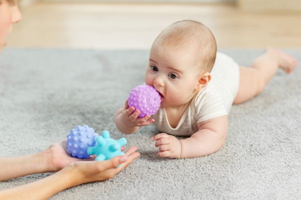cute baby photo props for milestones