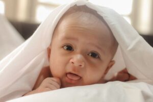 Newborn Wake Windows: How Long Should a Newborn Stay Awake?